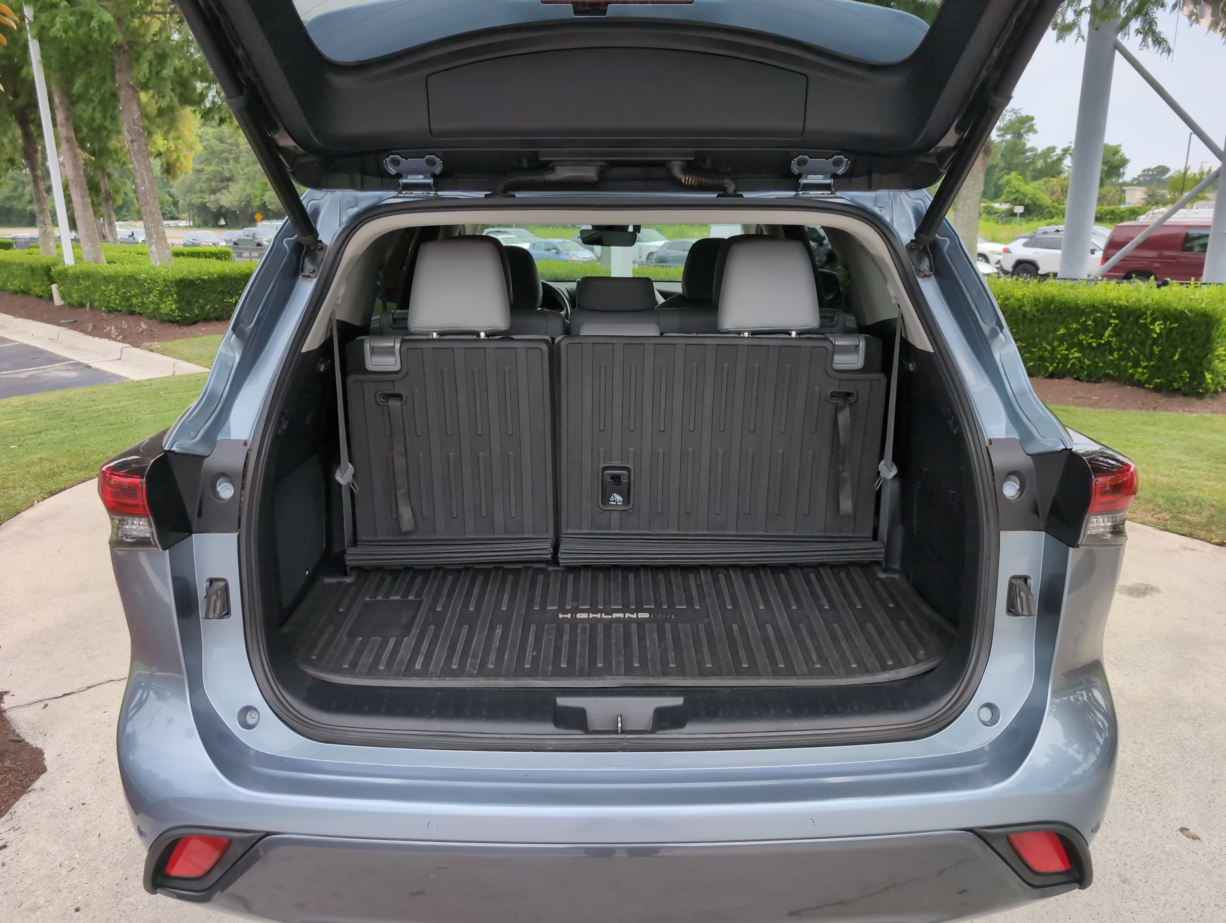 Used 2020 Toyota Highlander Limited FWD image 33