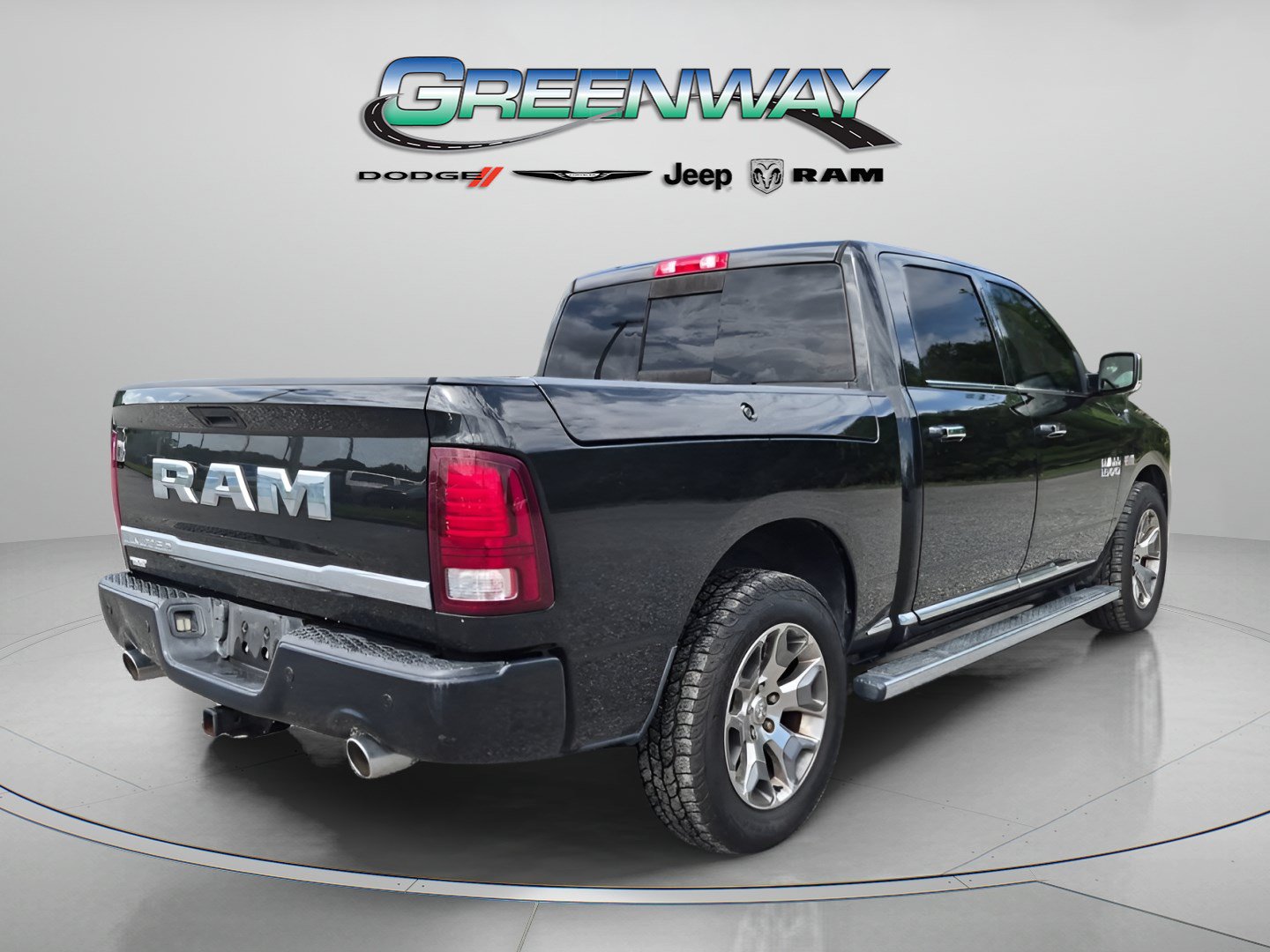 Used 2017 RAM 1500 Limited RWD image 3