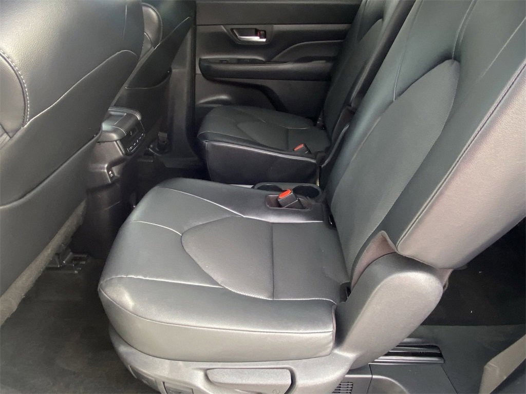 Used 2024 Toyota Grand Highlander XLE image 19