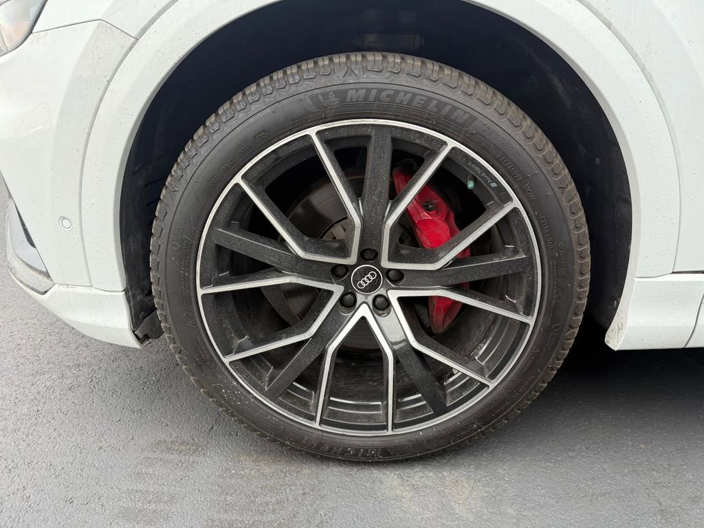 Used 2021 Audi Q8 Prestige w/ Prestige Package image 9