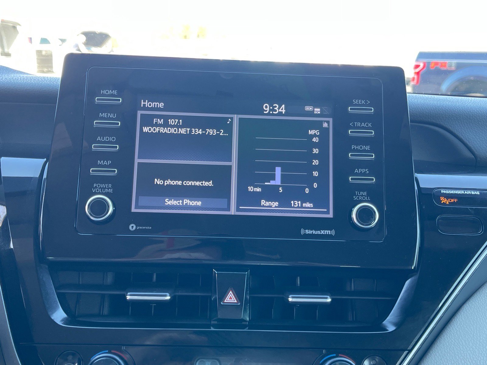 Used 2023 Toyota Camry SE image 5