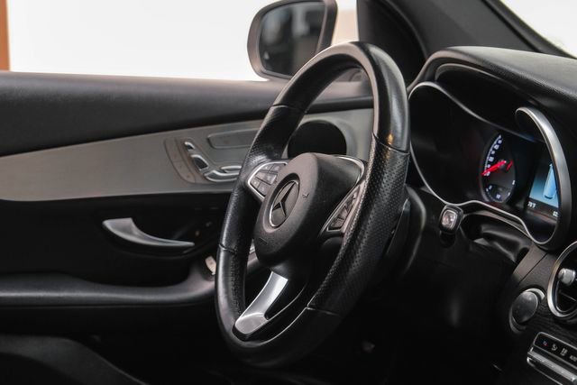 Used 2019 Mercedes-Benz GLC 300 w/ Premium Package image 15