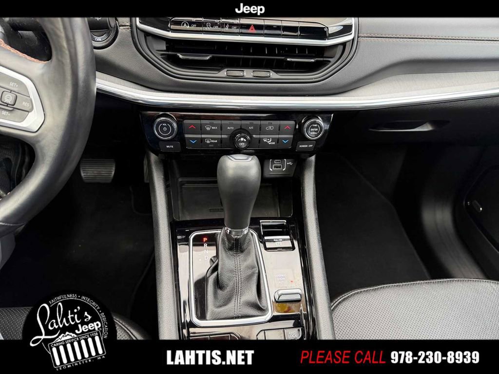 Certified 2022 Jeep Compass Limited w/ (RED) Package image 9