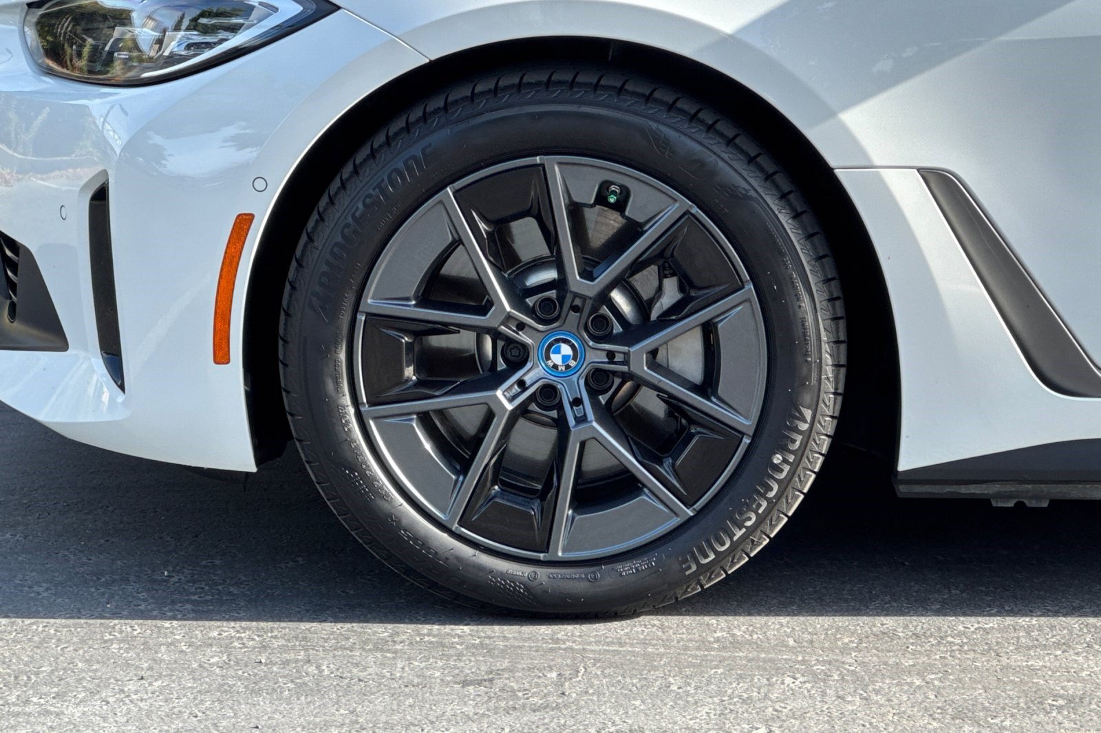 Certified 2023 BMW i4 eDrive40 w/ Premium Package RWD image 38
