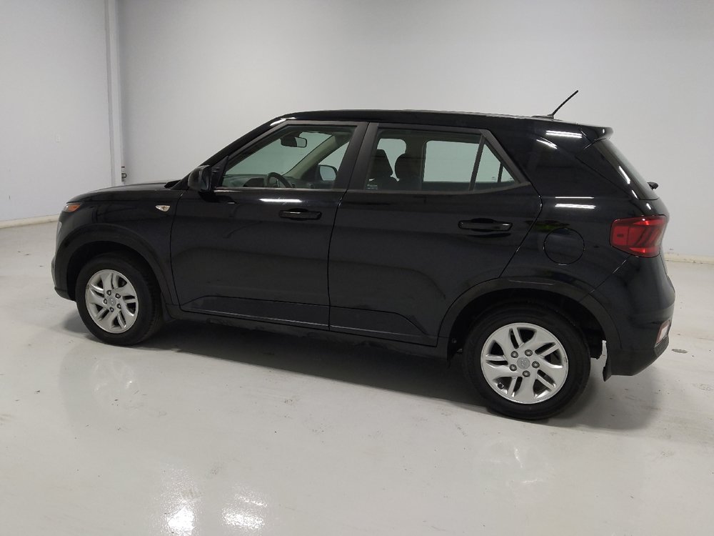Used 2023 Hyundai Venue SE FWD image 3