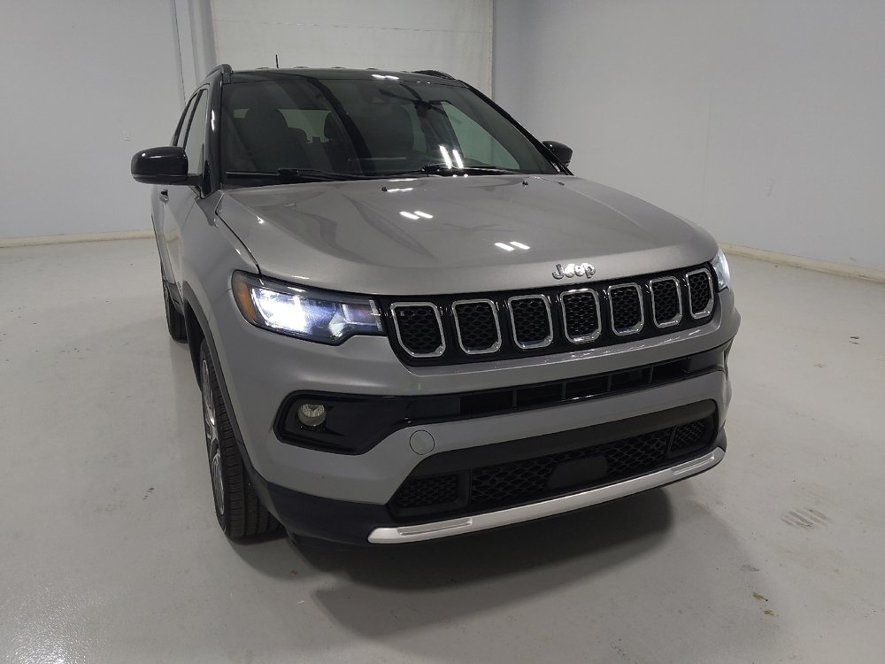 Used 2023 Jeep Compass Limited w/ Elite Group AWD/4WD image 14