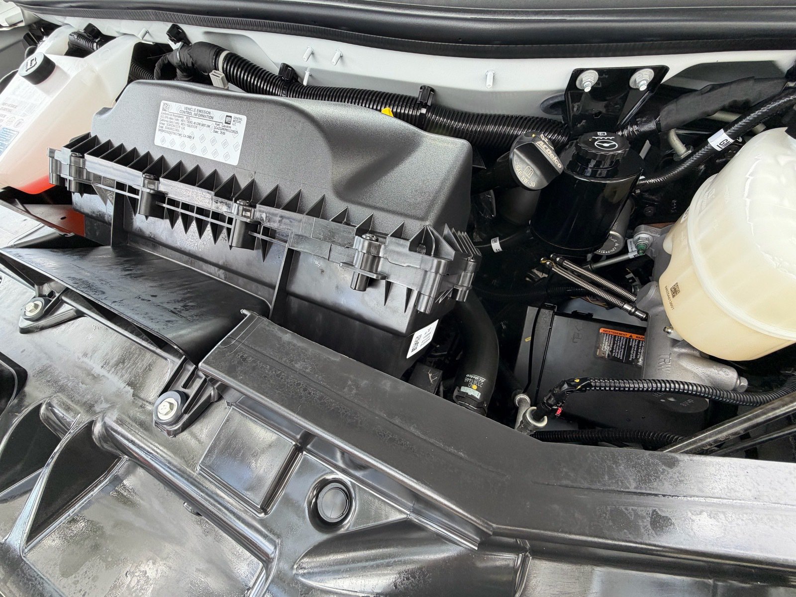 Used 2025 Chevrolet Express 3500 LT w/ LT Preferred Equipment Group RWD image 17