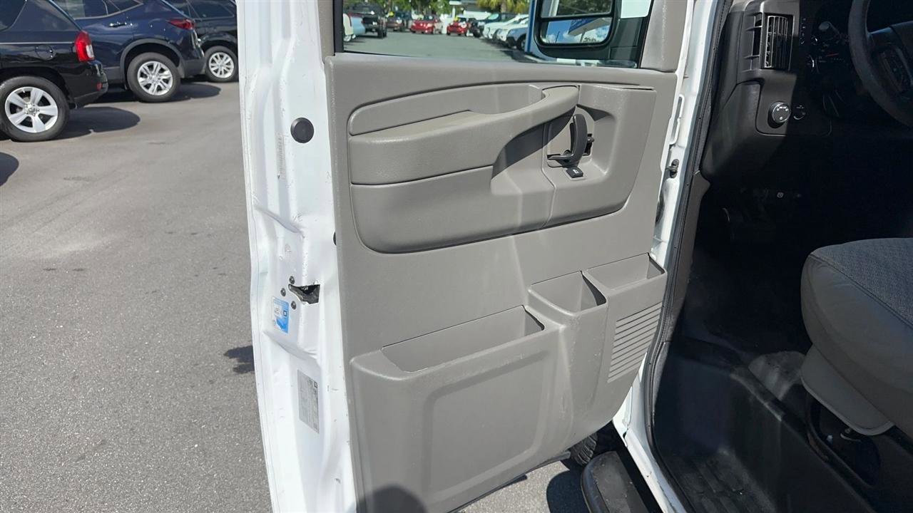 Used 2016 GMC Savana 2500 RWD image 14