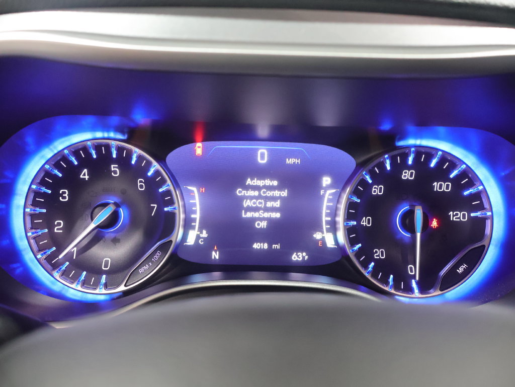 Used 2023 Chrysler Pacifica Touring-L w/ Uconnect Theater Family Group FWD image 37