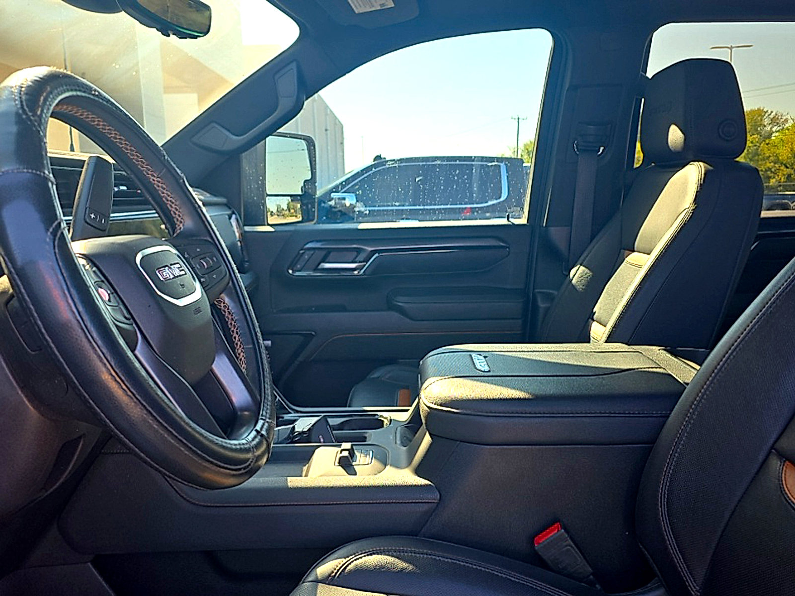 Used 2024 GMC Sierra 2500 AT4 w/ AT4 Premium Plus Package AWD/4WD image 11