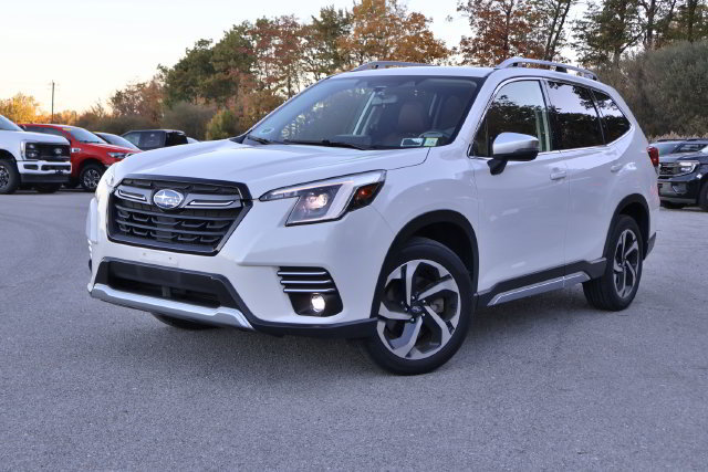 Used 2022 Subaru Forester Touring AWD/4WD image 2