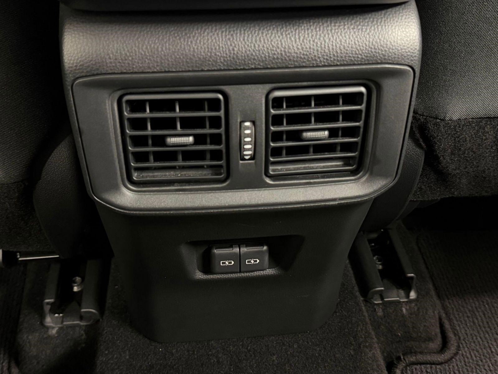 Used 2023 Toyota RAV4 XLE AWD/4WD image 22