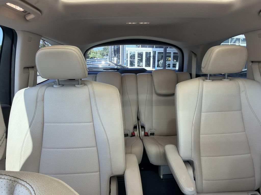 Used 2020 Mercedes-Benz GLS 450 4MATIC image 9