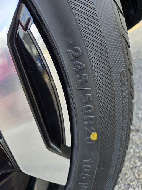 Used 2023 Kia Telluride EX image 19