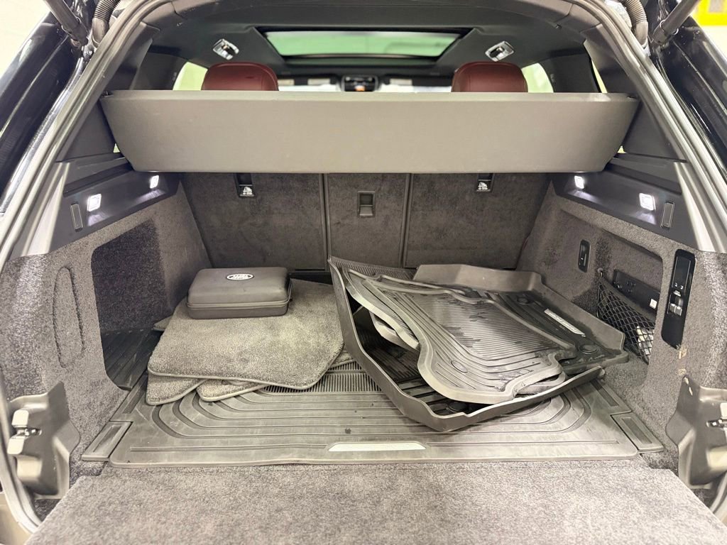 Used 2023 Land Rover Range Rover SE image 44