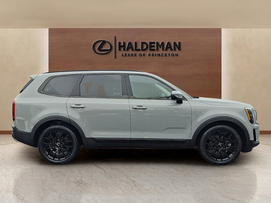 Used 2022 Kia Telluride EX w/ EX Premium Package image 7