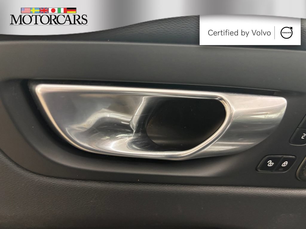 Certified 2023 Volvo XC60 B5 Plus w/ Protection Package Premier AWD/4WD image 12