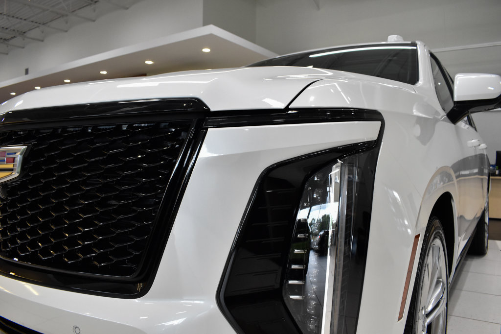 Used 2025 Cadillac Escalade ESV Sport Platinum w/ LPO, Floor Liner Package AWD/4WD image 11