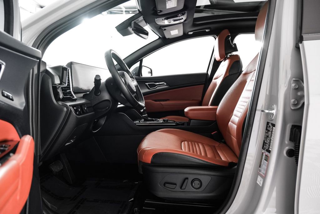 Used 2024 Kia Sportage SX image 3