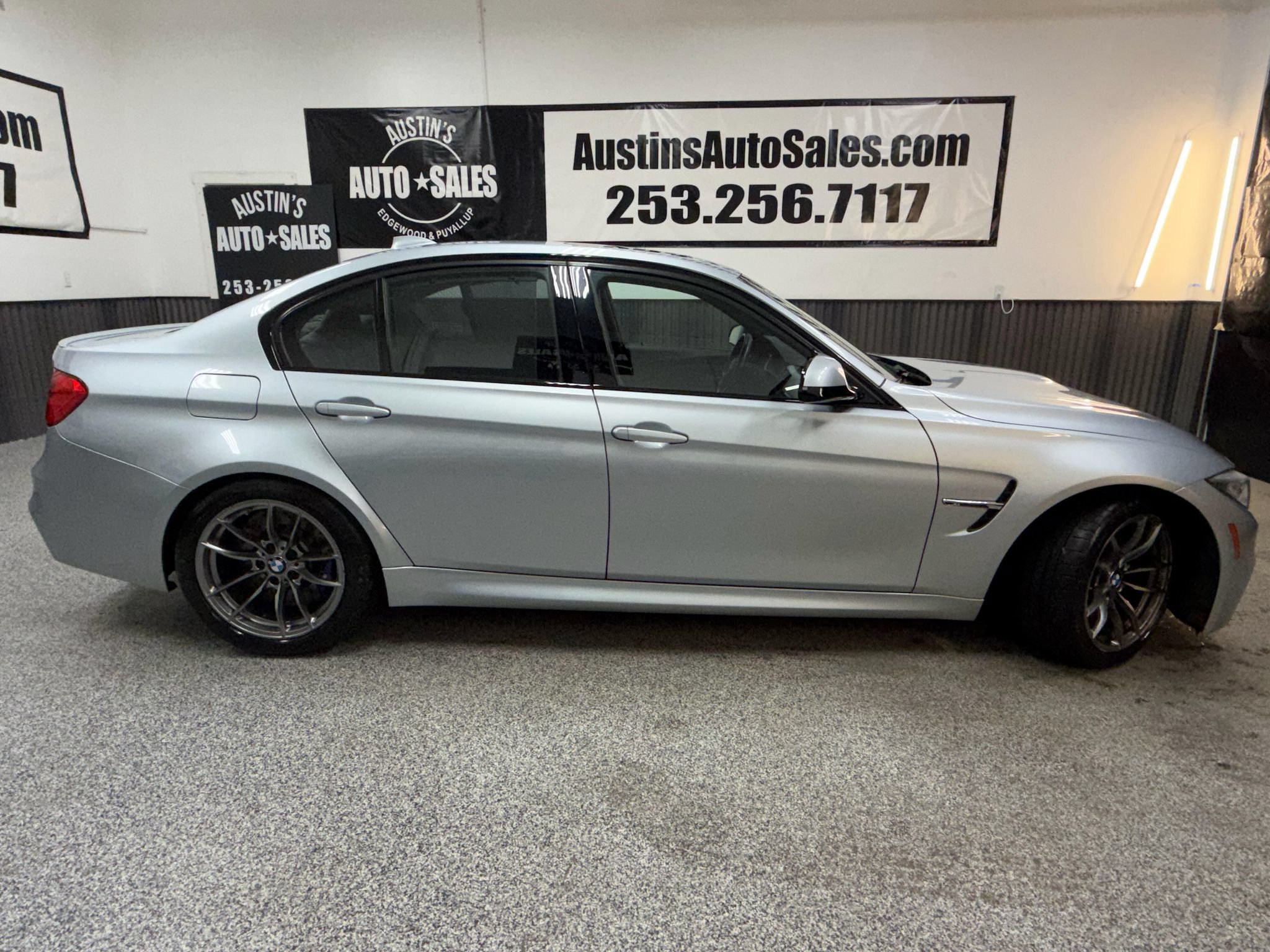 Used 2015 BMW M3 RWD image 2
