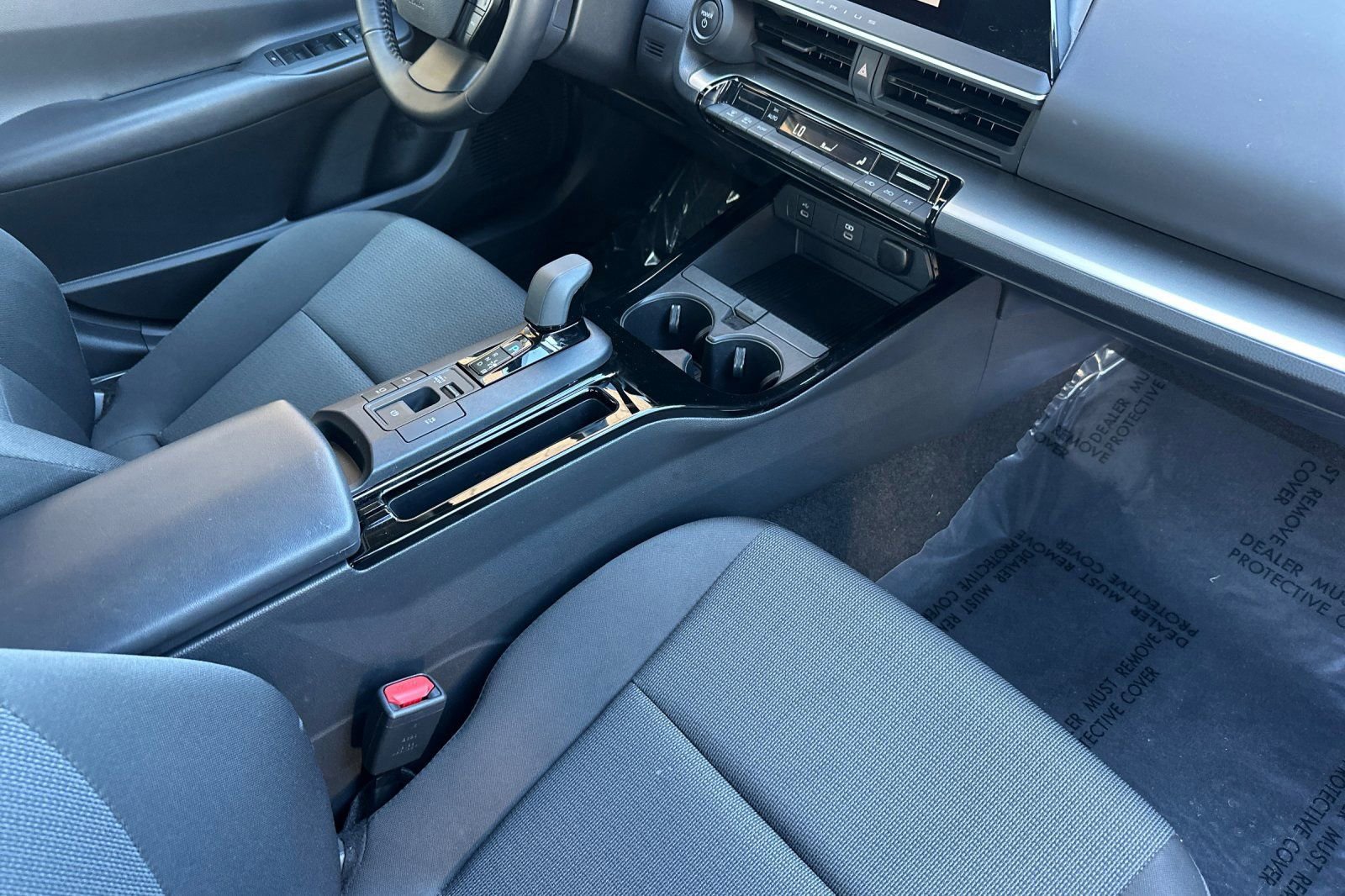 Used 2025 Toyota Prius LE image 17