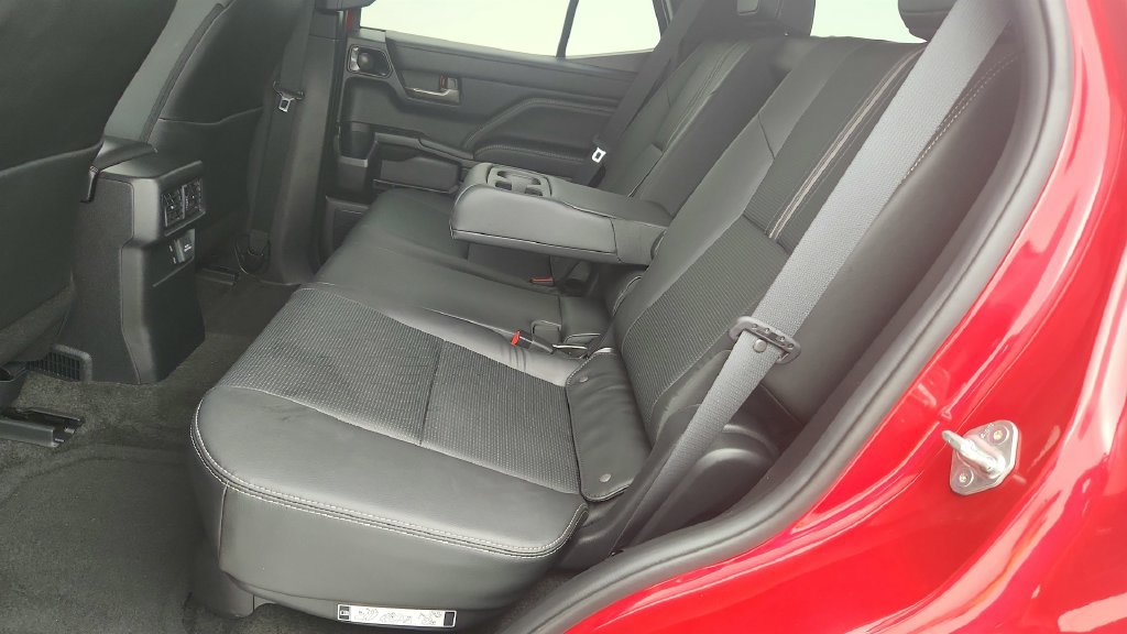 Used 2025 Toyota 4Runner Limited RWD image 26