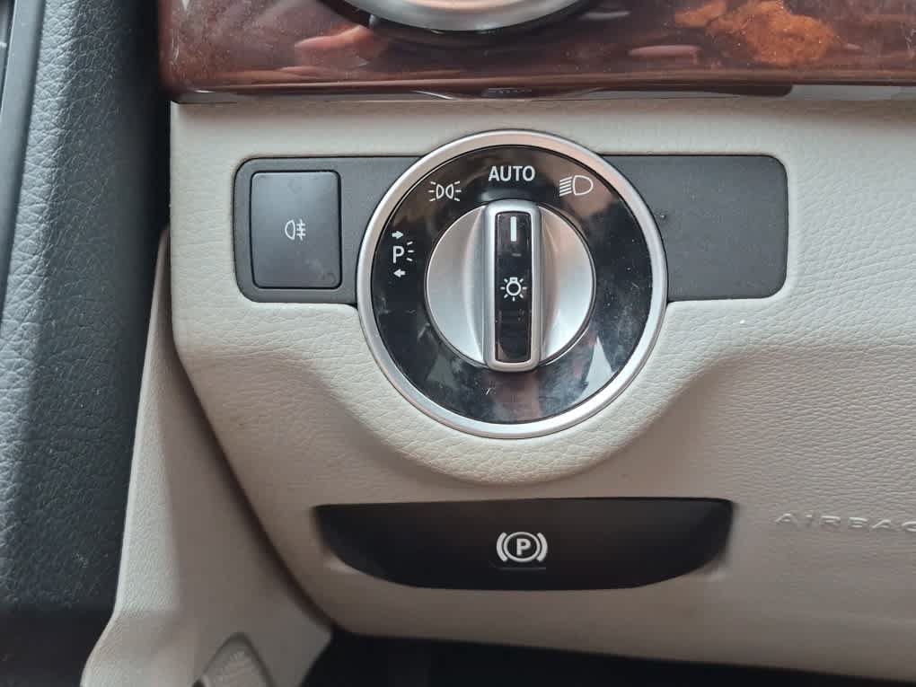 Used 2013 Mercedes-Benz GLK 350 4MATIC image 16