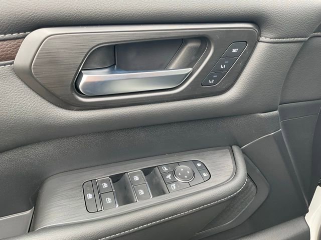 New 2026 Nissan Armada SL w/ Captain's Chari Seat Package AWD/4WD image 11