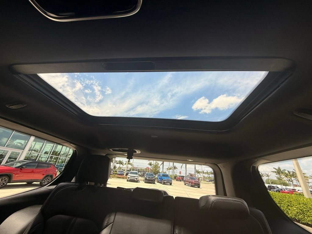 New 2026 Jeep Grand Wagoneer Summit AWD/4WD image 28