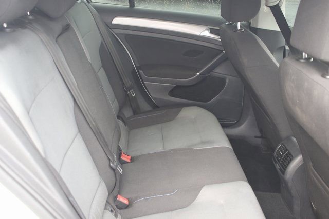 Used 2016 Volkswagen e-Golf SE image 15