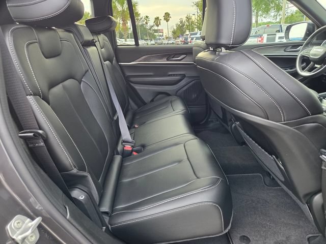 Certified 2025 Jeep Grand Cherokee Limited w/ Black Appearance Package RWD image 11