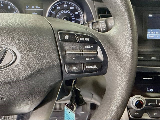 Used 2020 Hyundai Elantra SE FWD image 14