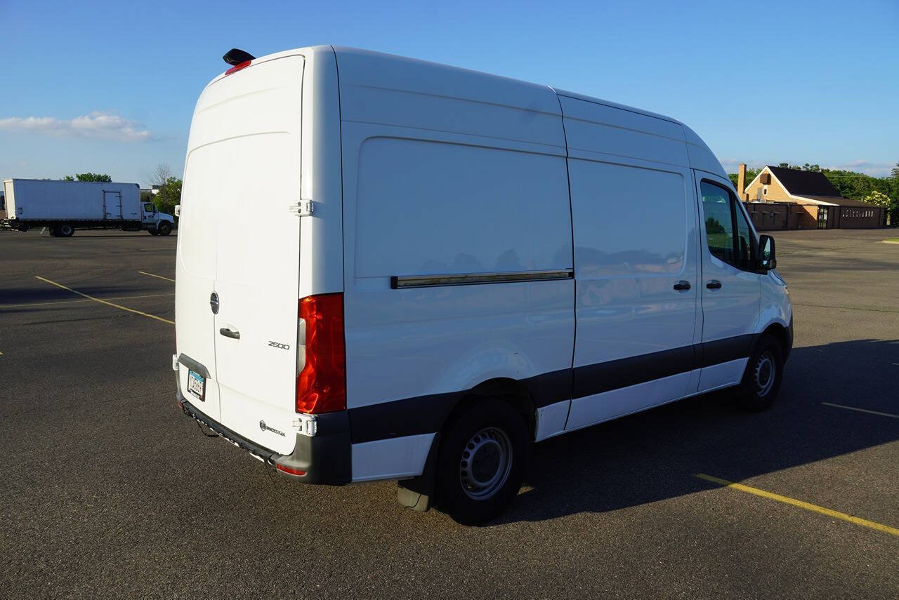 Used 2020 Freightliner Sprinter 2500 RWD image 10