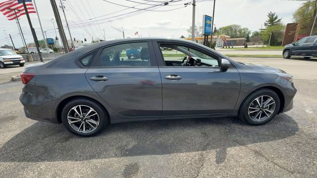 Used 2022 Kia Forte LXS FWD image 9