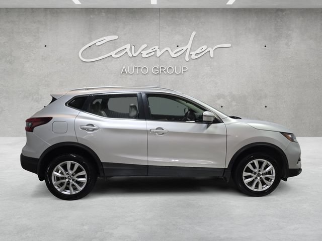 Used 2020 Nissan Rogue Sport SV FWD image 17