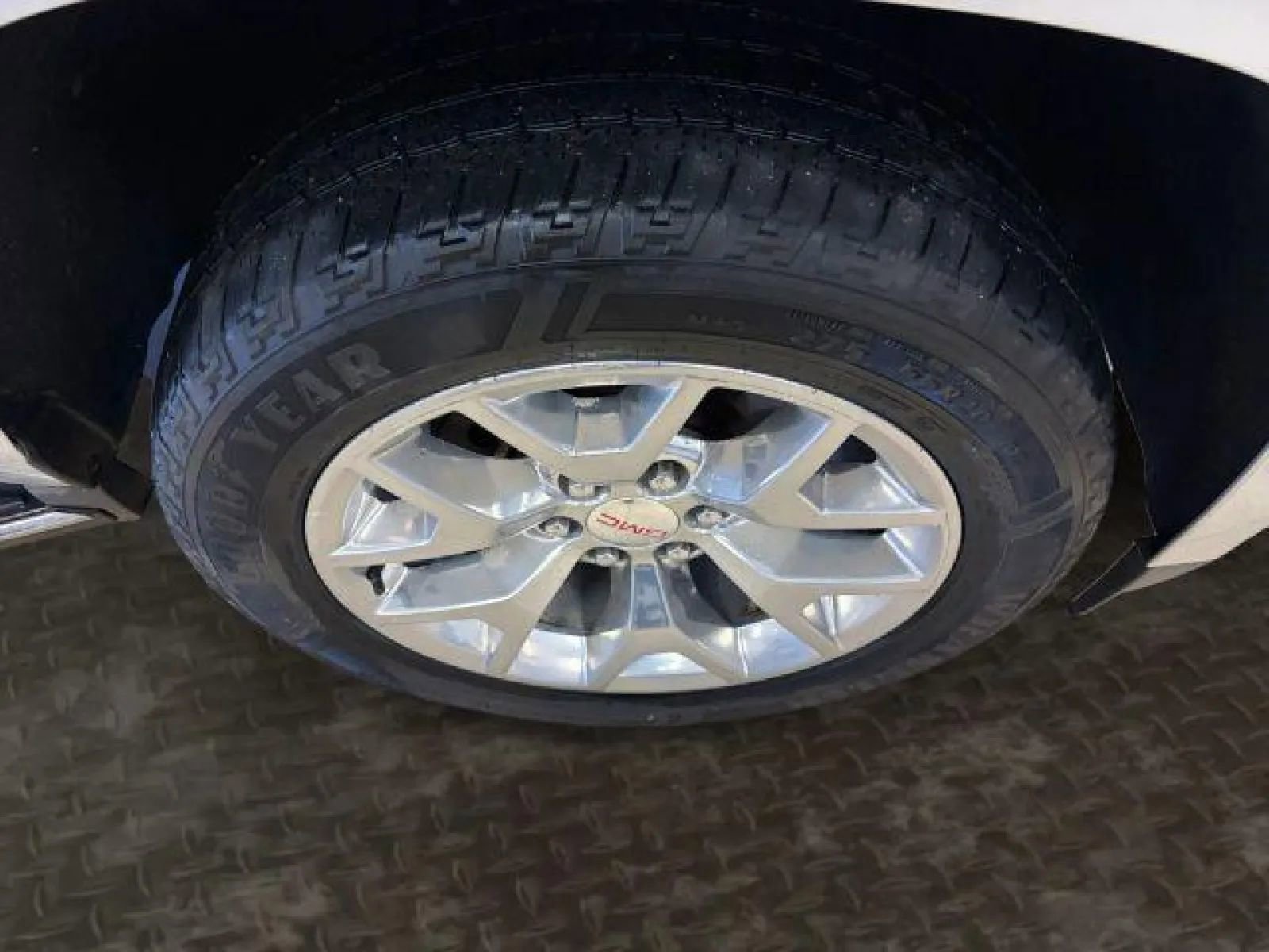 Used 2017 GMC Yukon SLT w/ Open Road Package image 34