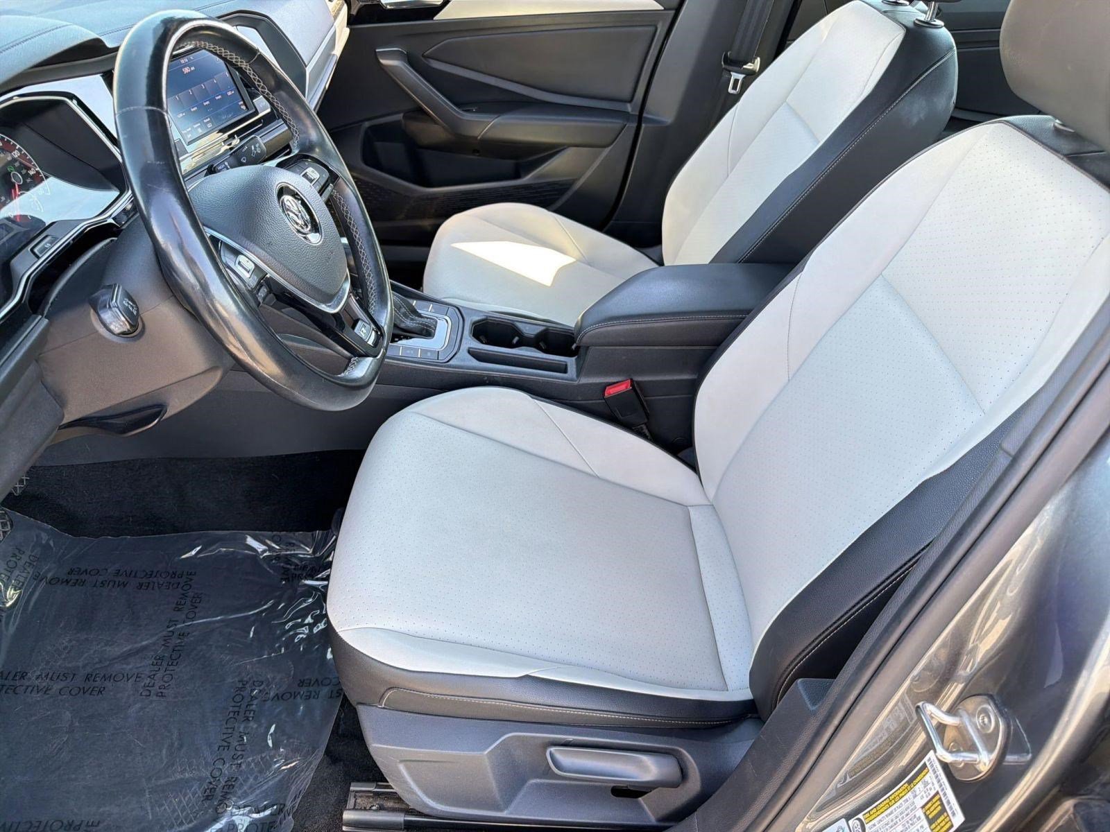 Used 2019 Volkswagen Jetta R-Line w/ R-Line Cold Weather Package image 5