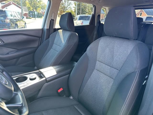 Used 2024 Nissan Rogue SV image 12