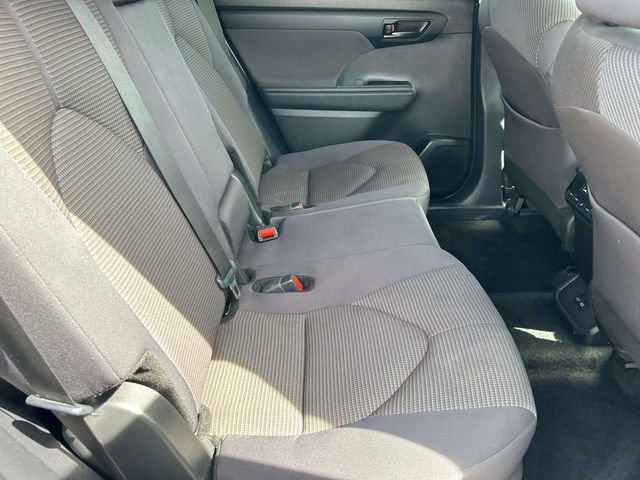 Used 2024 Toyota Highlander LE image 12