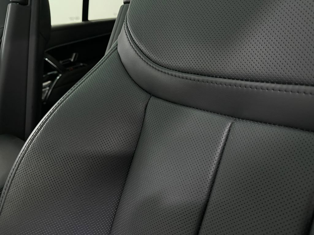 Used 2024 Land Rover Range Rover SE image 18