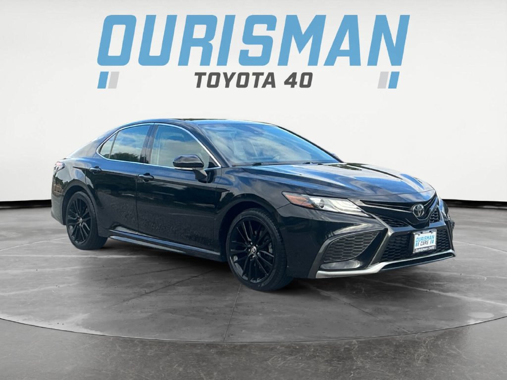 Used 2021 Toyota Camry XSE FWD image 1