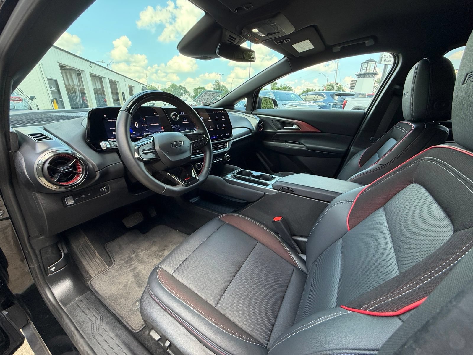 Used 2024 Chevrolet Equinox EV RS FWD image 10