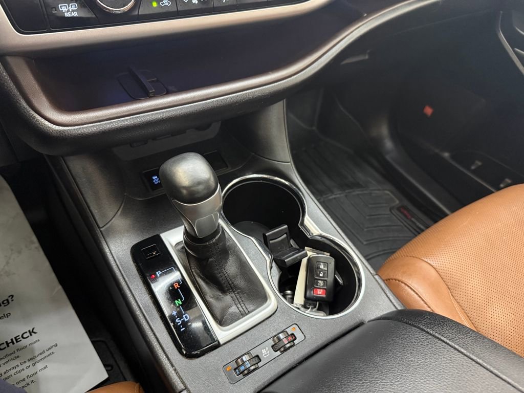 Used 2019 Toyota Highlander Limited Platinum image 15