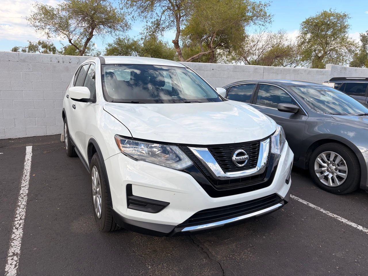 Used 2017 Nissan Rogue S AWD/4WD image 4