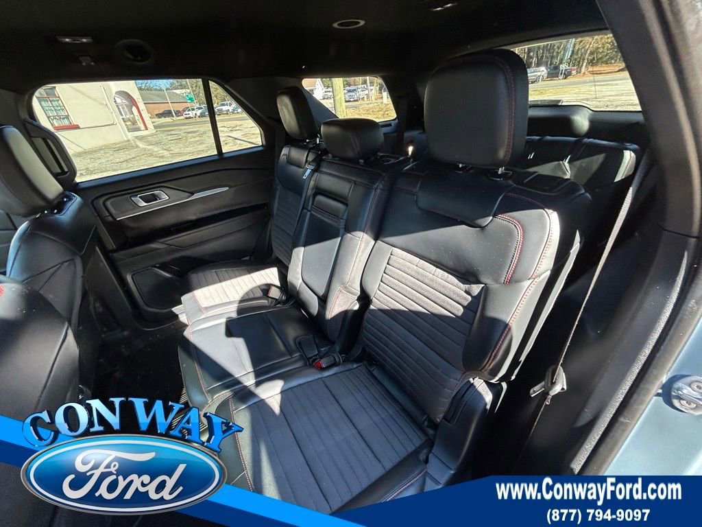 Used 2025 Ford Explorer ST-Line image 18