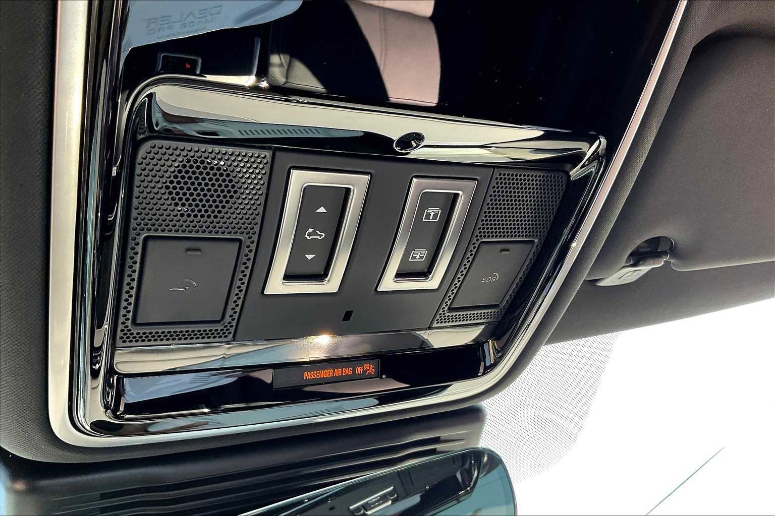 New 2026 Land Rover Range Rover Velar Dynamic SE image 19