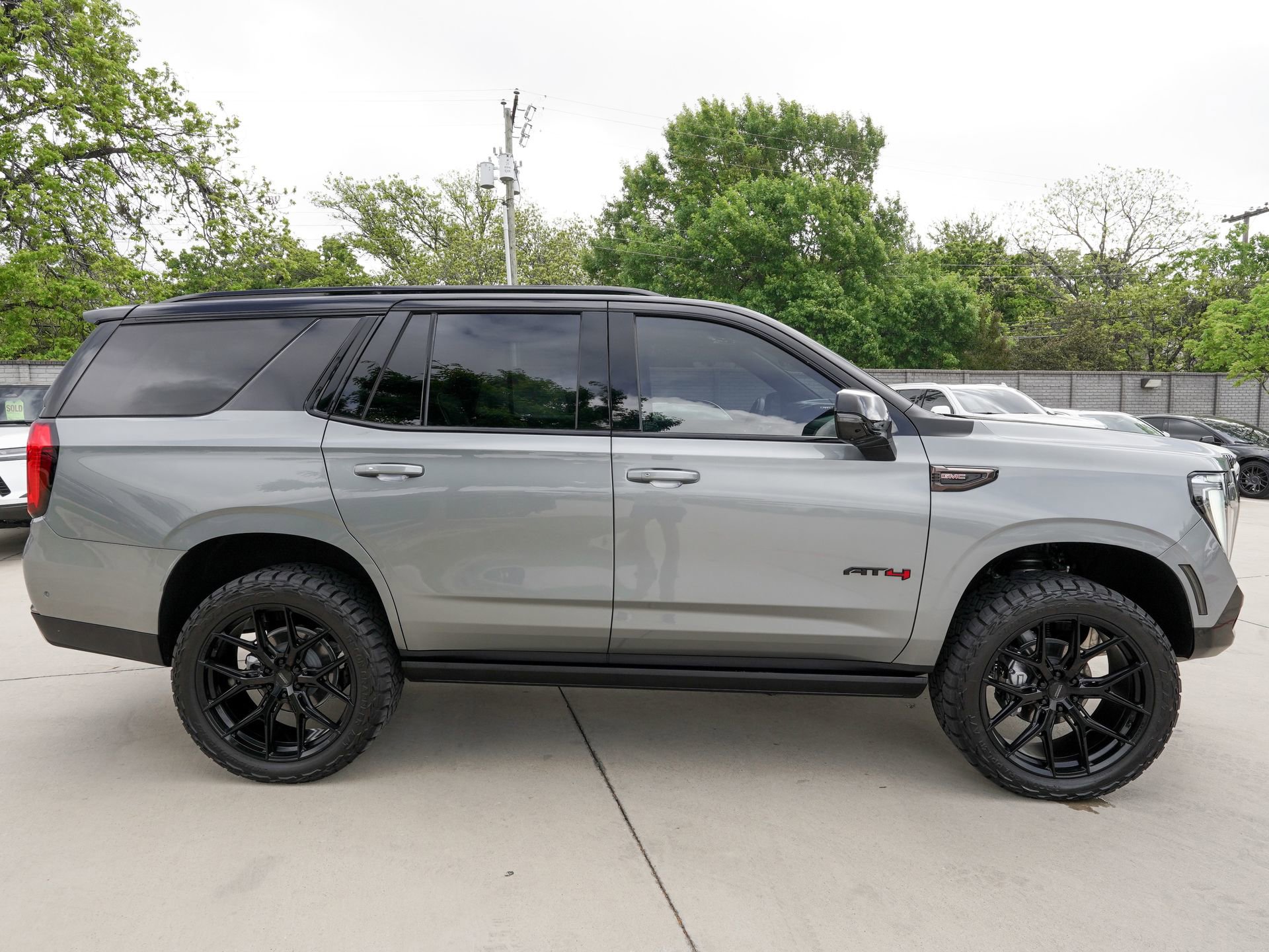 Used 2026 GMC Yukon AT4 Ultimate AWD/4WD image 5