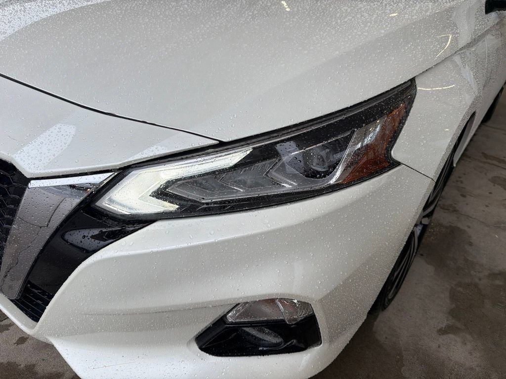 Used 2019 Nissan Altima 2.0 Platinum FWD image 9
