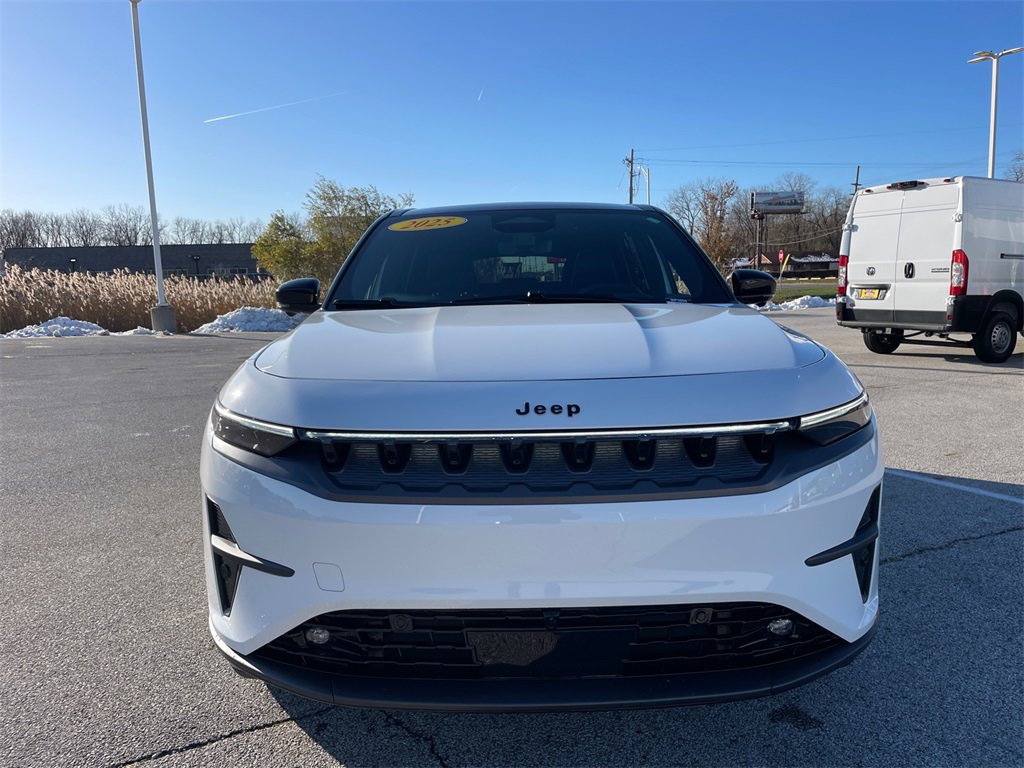 Used 2025 Jeep Wagoneer Launch Edition w/ Trailer Tow Group image 12
