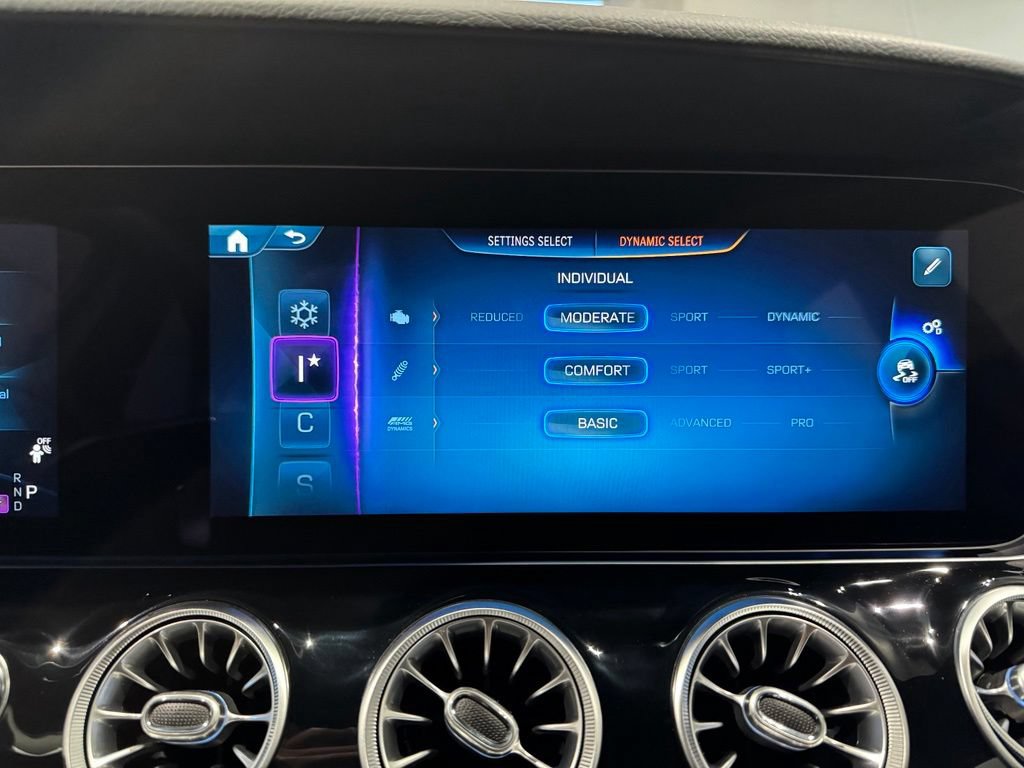 Used 2026 Mercedes-Benz AMG GT 43 w/ Driver Assistance Package image 27